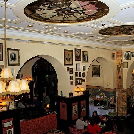Hotel Coroana Braşov Esterno foto
